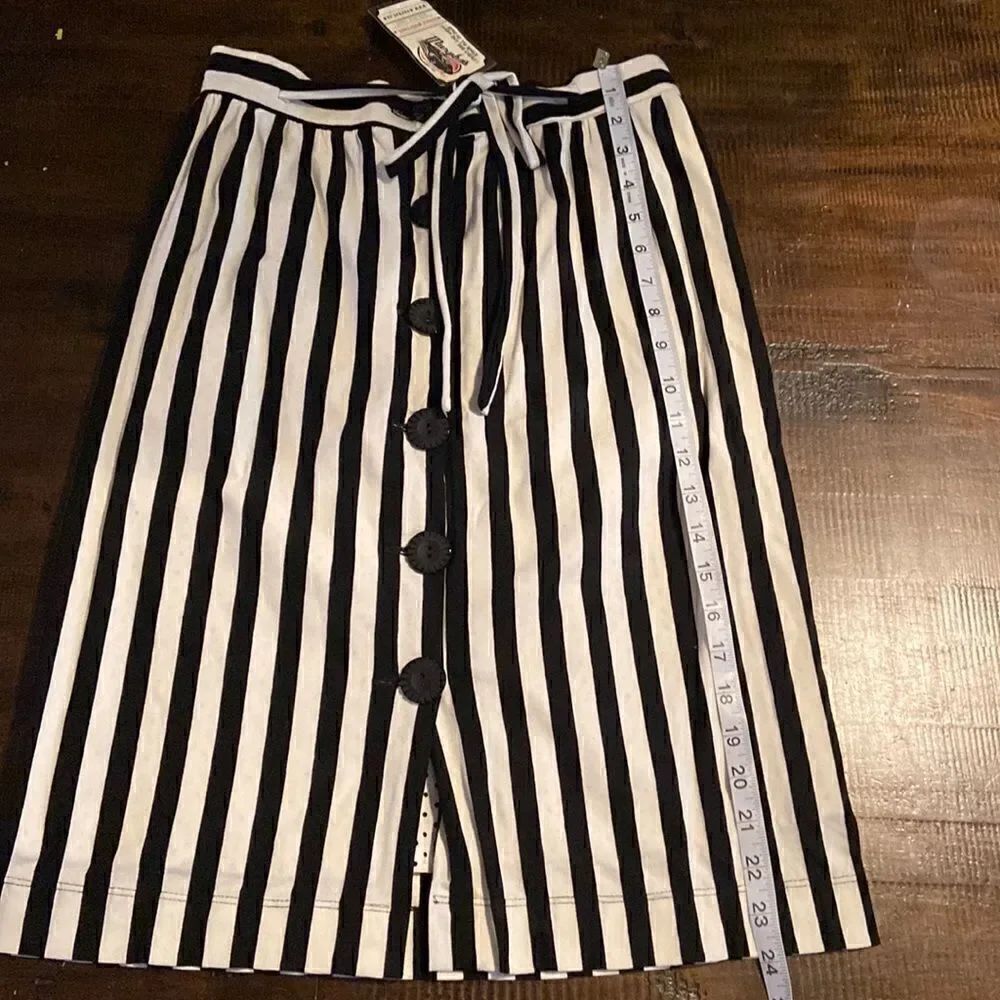 Murphos Garage and Boutique Ecostar Striped Black and White Skirt XS Rockabilly